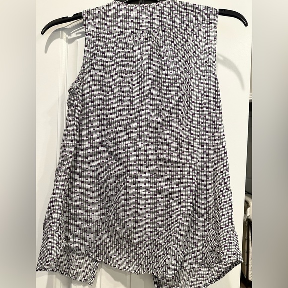 Gap Tank Blouse with Ruffled Front - Picture 4 of 4